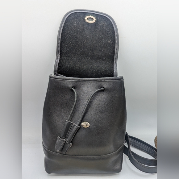 COACH Vintage Black Smooth Leather Drawstring Turnlock Small Backpack #9960 - Picture 11 of 13